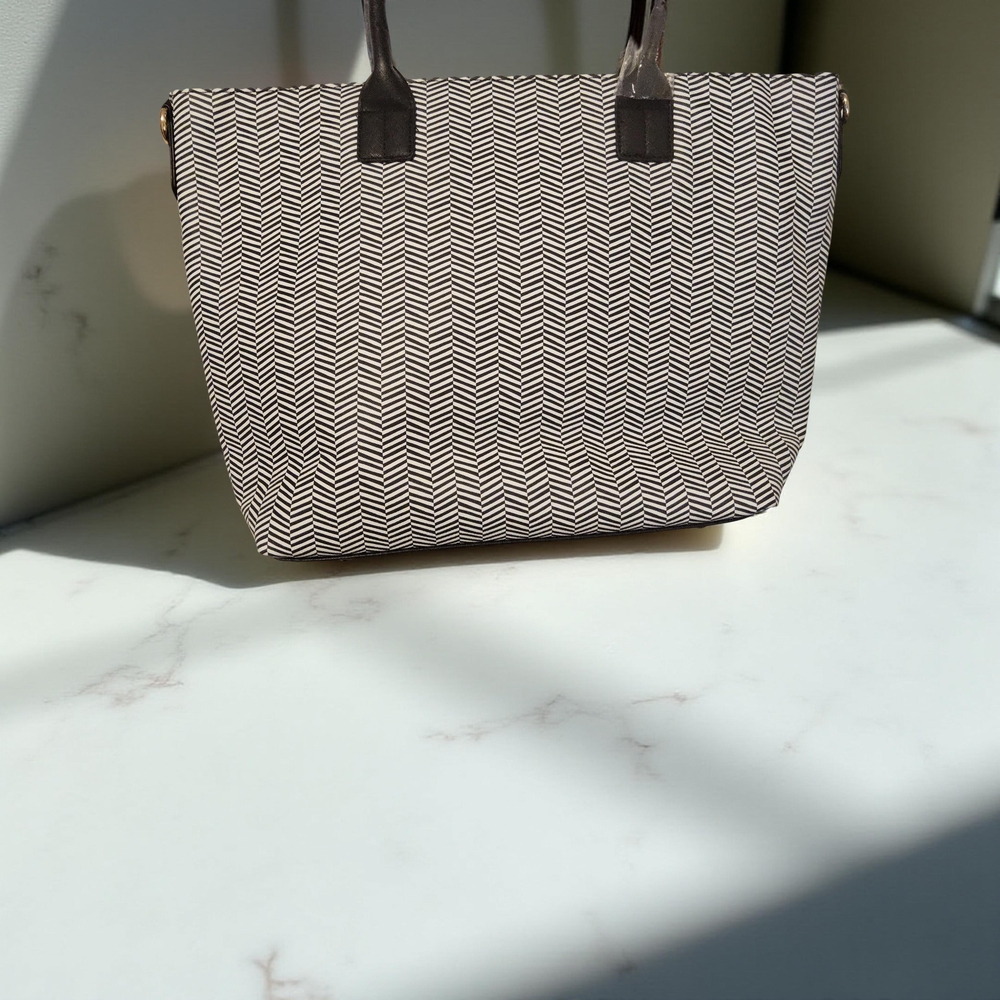 NWT Trina Turk Large Tote Black and White with Pattern